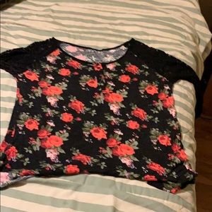 Cute floral shirt w lace half sleeves never worn